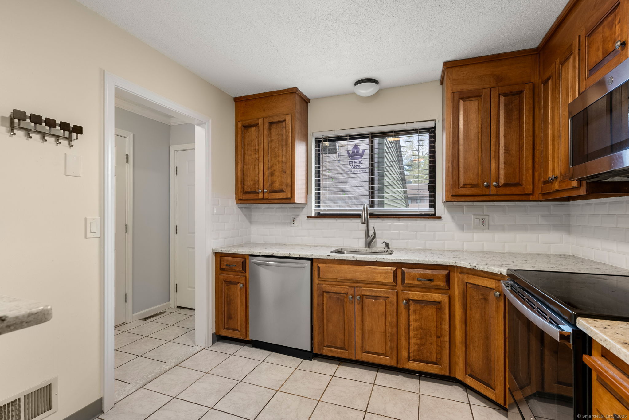 91 Wynwood Drive #91, Enfield, Connecticut image 9