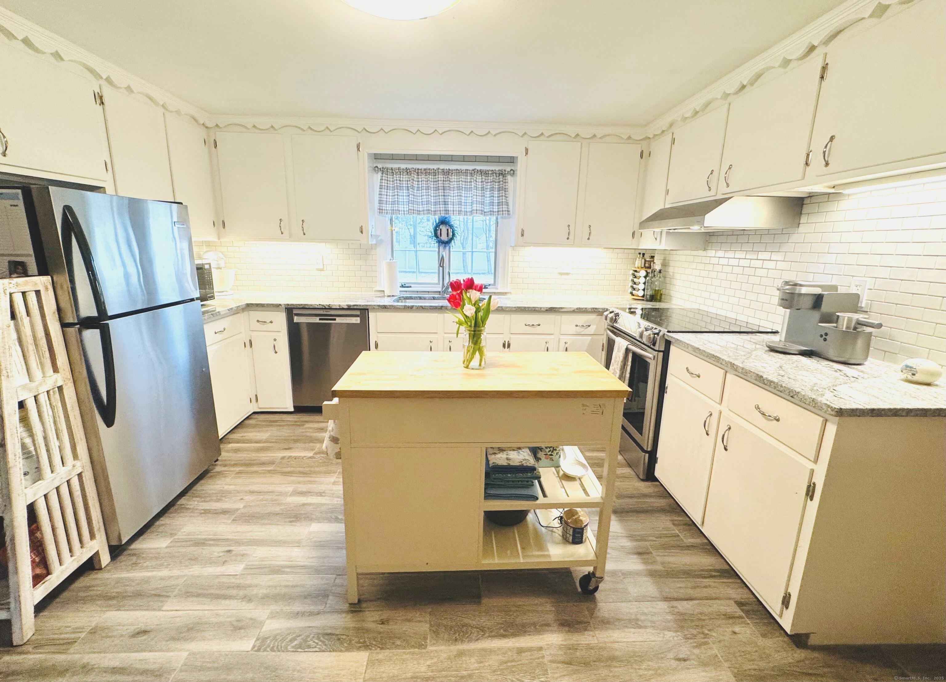 18 Grove Street, Plainville, Connecticut image 2