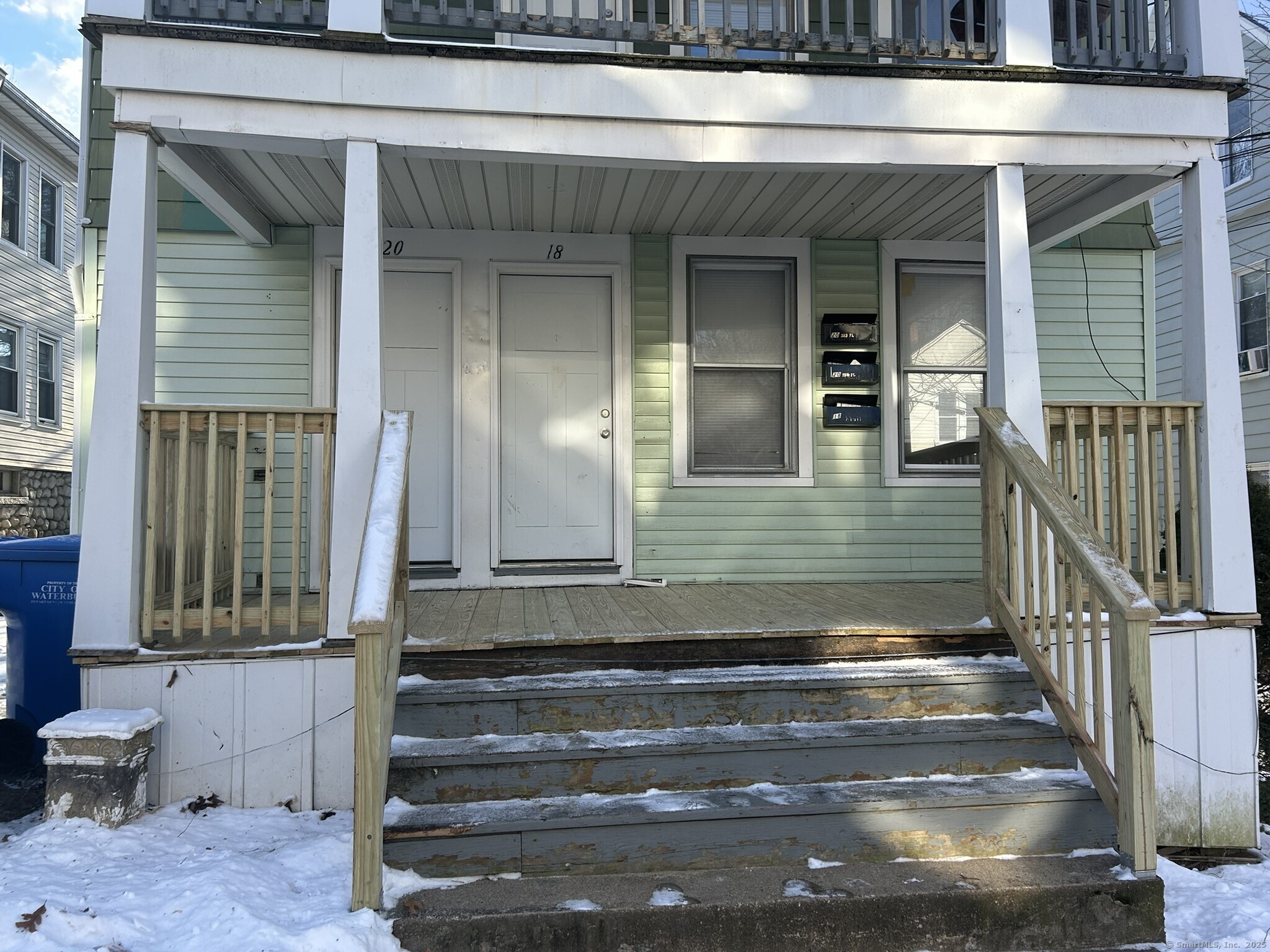 18 Eastwood Avenue, Waterbury, Connecticut - 2 Bedrooms  
1 Bathrooms  
5 Rooms - 