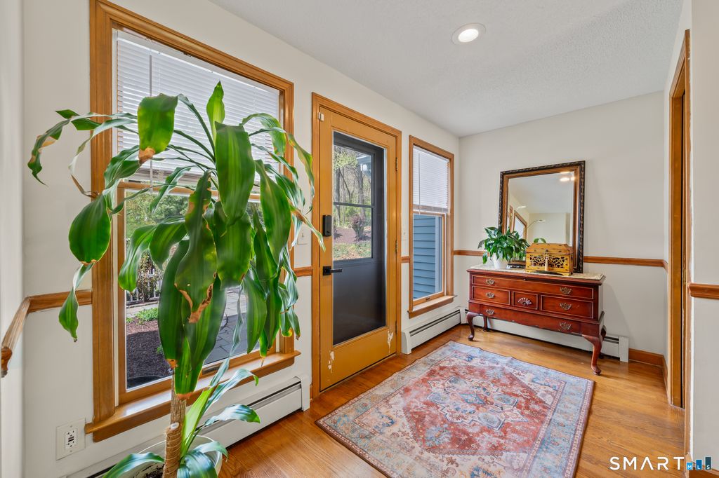 Photo of 82 Clove Hill Road, Glastonbury, CT 06033 (MLS # 24170838)