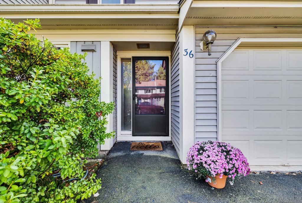 Photo of 36 Copper Beech Drive #36, Rocky Hill, CT 06067 (MLS # 24134989)
