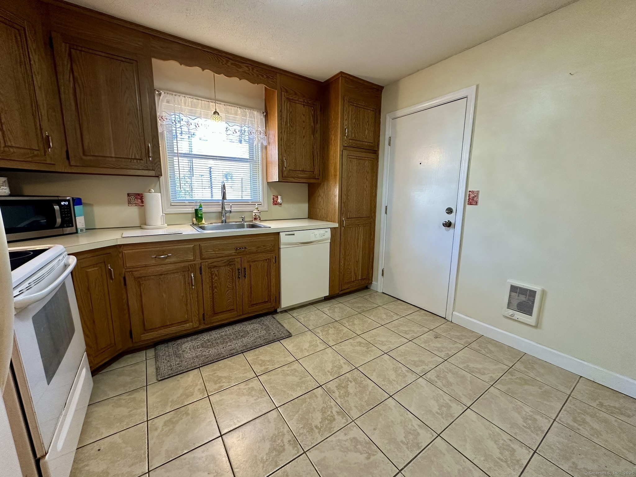 2 Perkins Street #APT 9, Torrington, Connecticut image 15