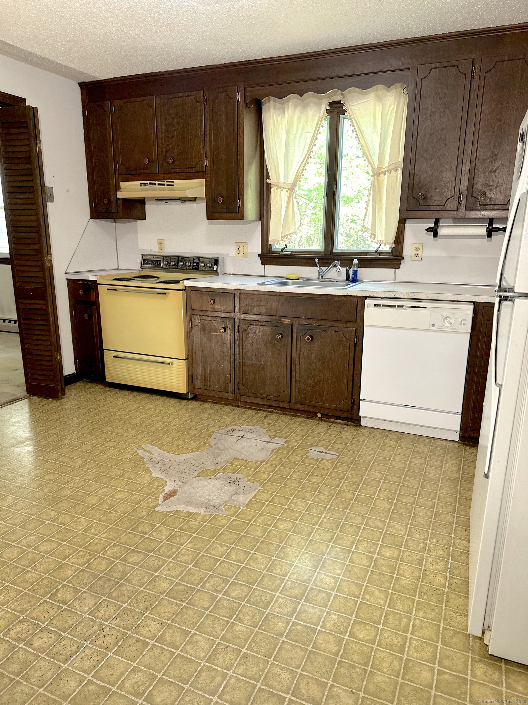 8 Field Drive, Ellington, Connecticut image 8