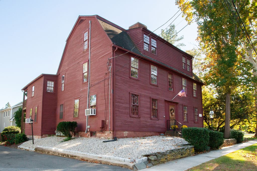 Photo of 226 Broad Street #APT 1S, Wethersfield, CT 06109 (MLS # 24131877)