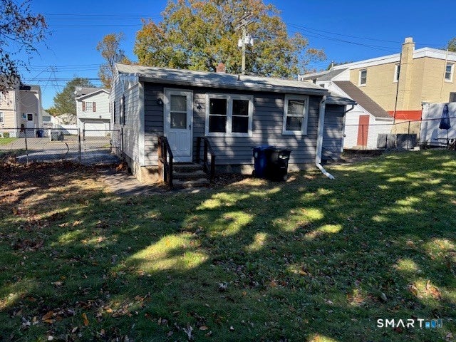 16 Yates Street