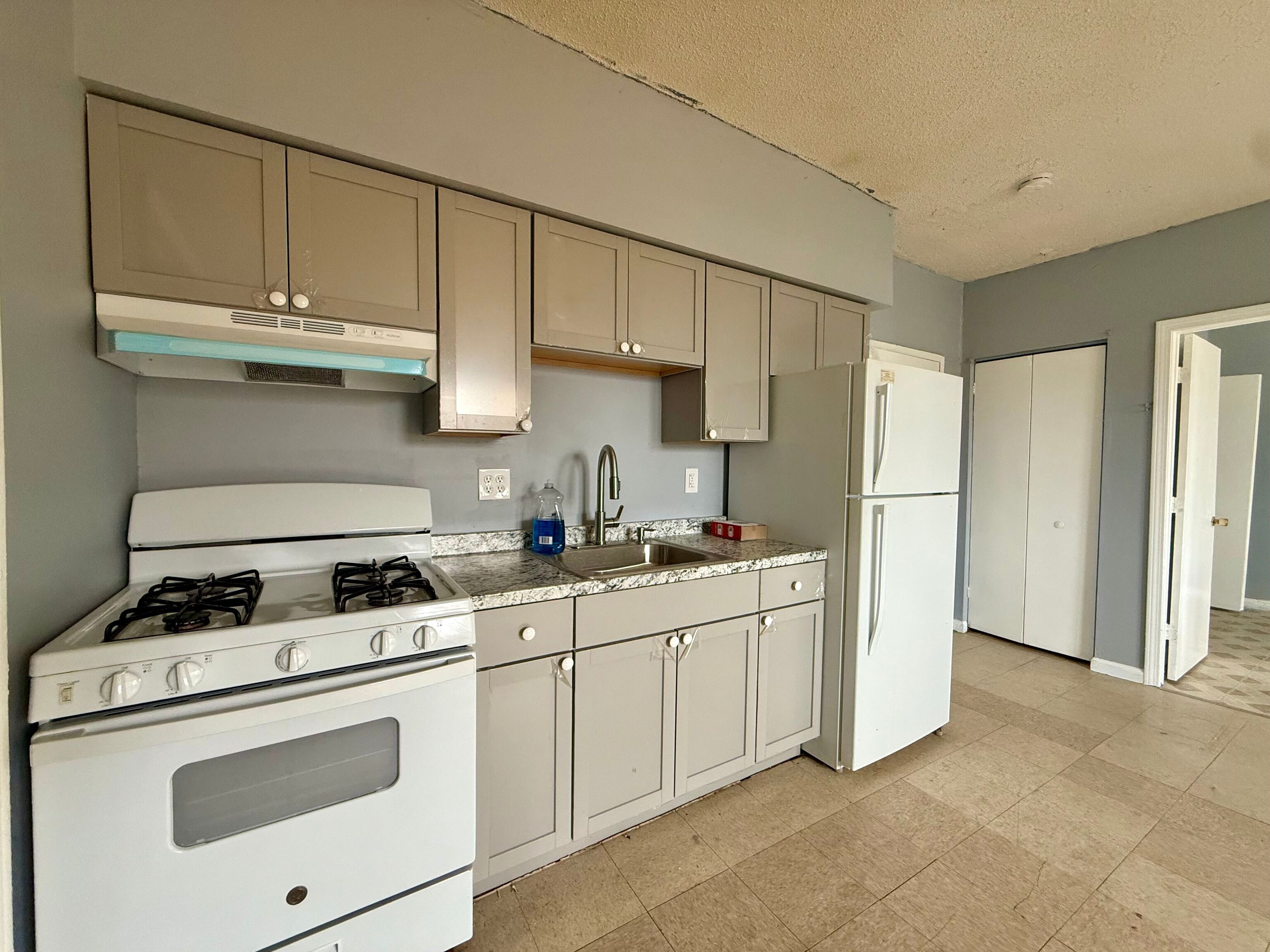 132 Locust Street 14