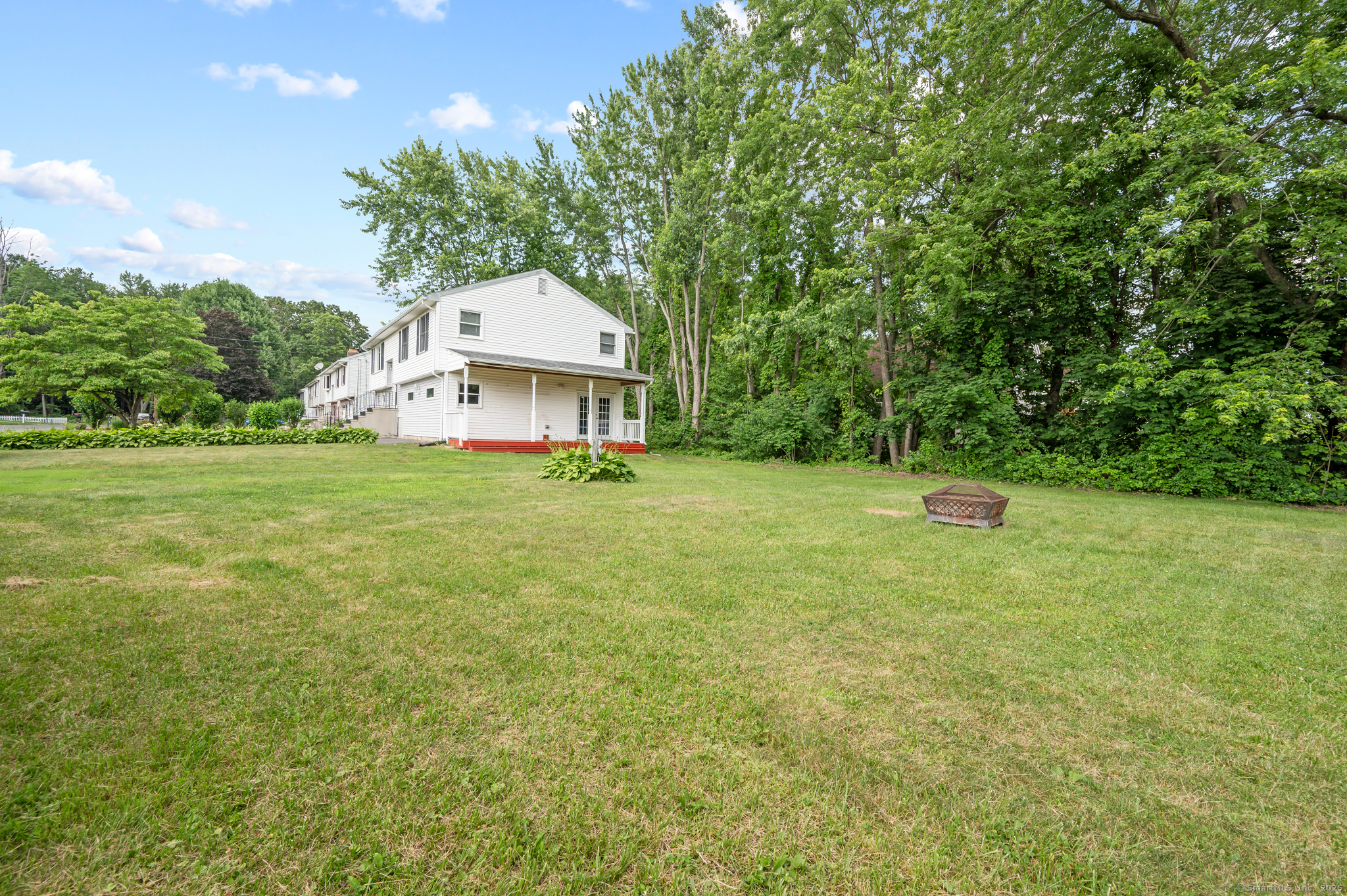 2 Hillyer Drive