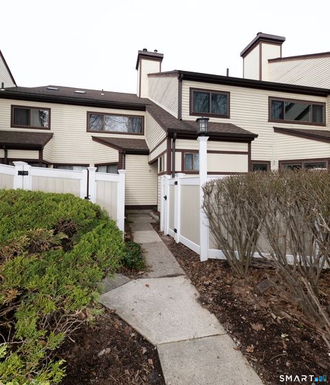 Condo For Sale - 81 Main Street #15B<br/> Branford, CT 06405