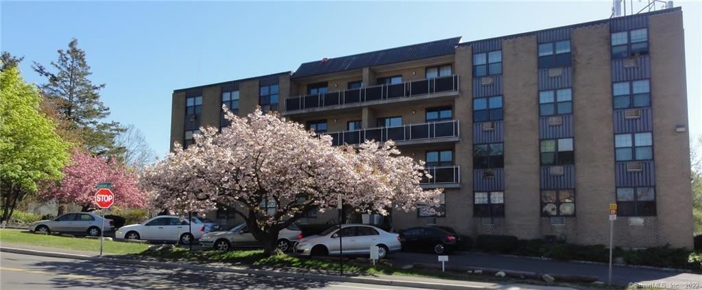 Photo of 500 Newfield Avenue #1F, Stamford, CT 06905 (MLS # 24181950)