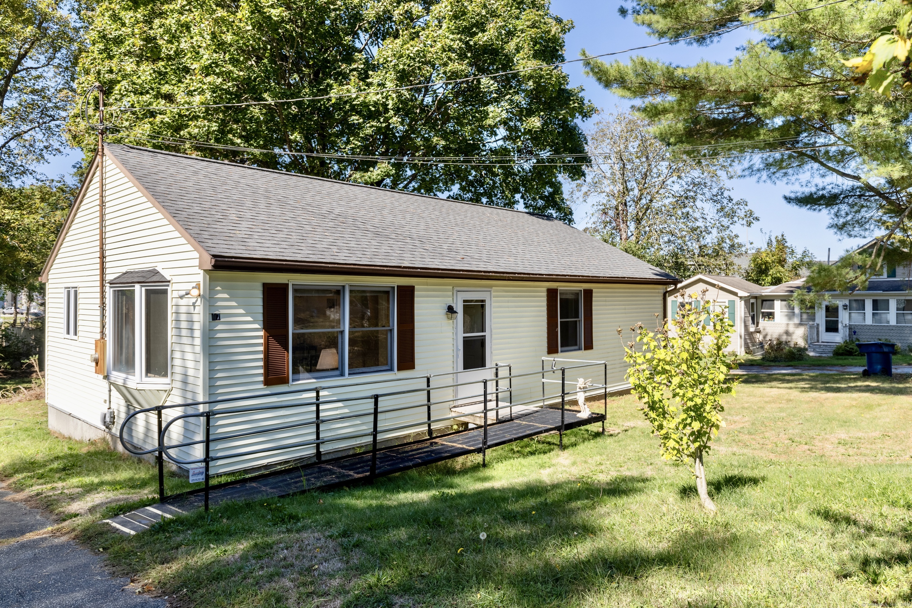 17 Millstone Road West