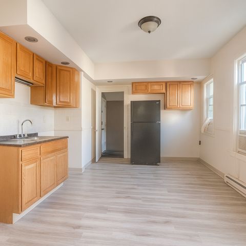 Photo of 176 Adelaide Street #3, Hartford, CT 06114 (MLS # 24141276)