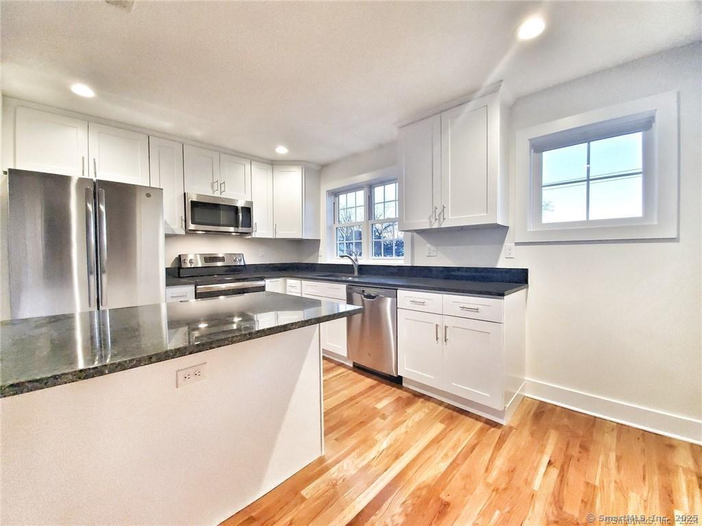 Rental Property at Ferris Avenue A2, Norwalk, Connecticut - Bedrooms: 2 
Bathrooms: 2 
Rooms: 4  - $2,895 MO.