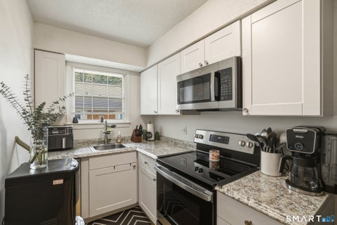 Tiny photo for 8 Concorde Way #B5, Windsor Locks, CT 06096 (MLS # 24185608)