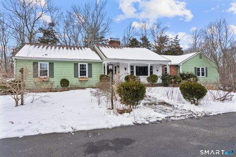 Homes For Sale - 4 Twist Hill Road<br/> Newtown, CT 06470