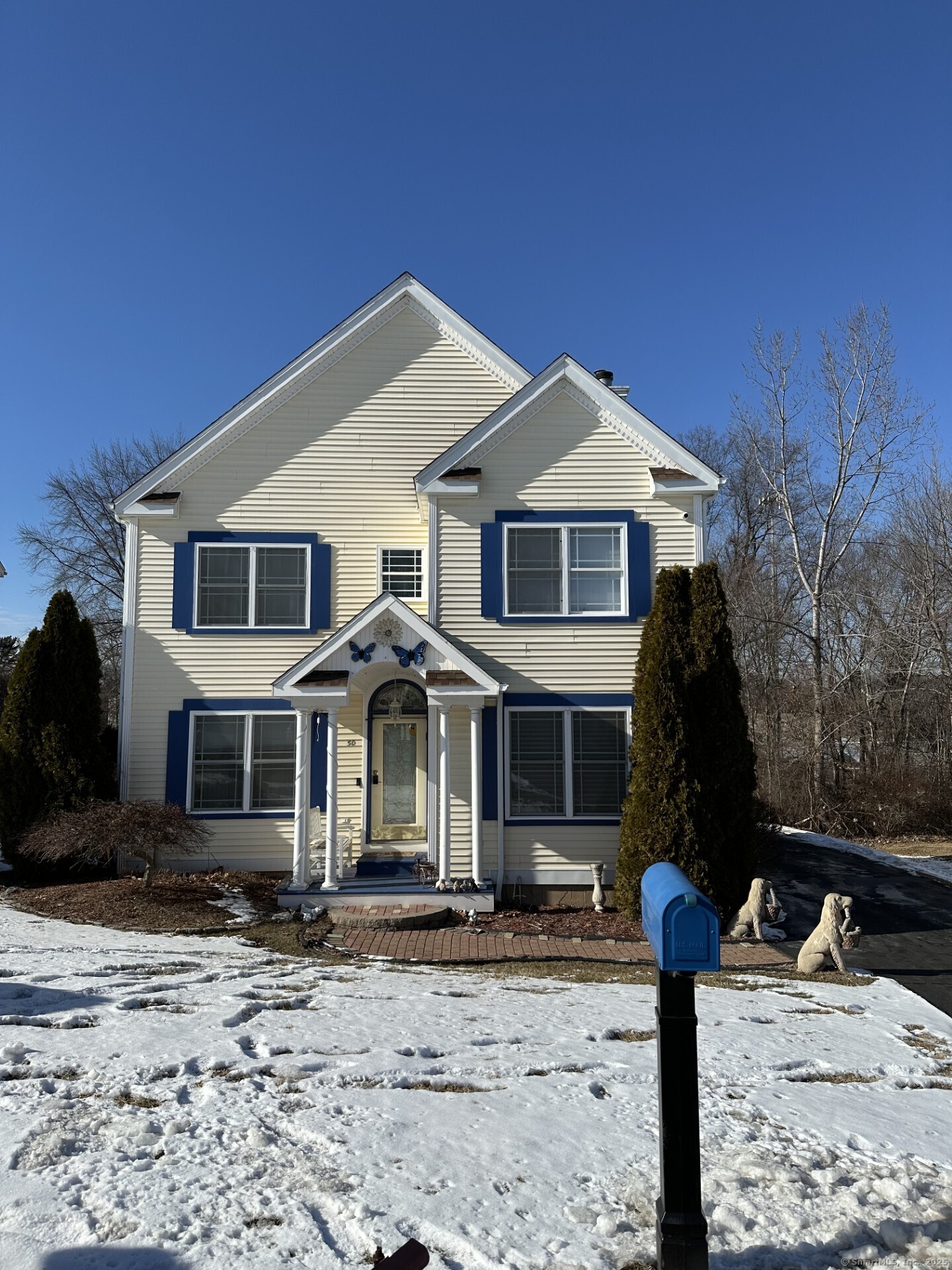 Gilbert Lane, Branford, Connecticut - 4 Bedrooms  
4 Bathrooms  
8 Rooms - 