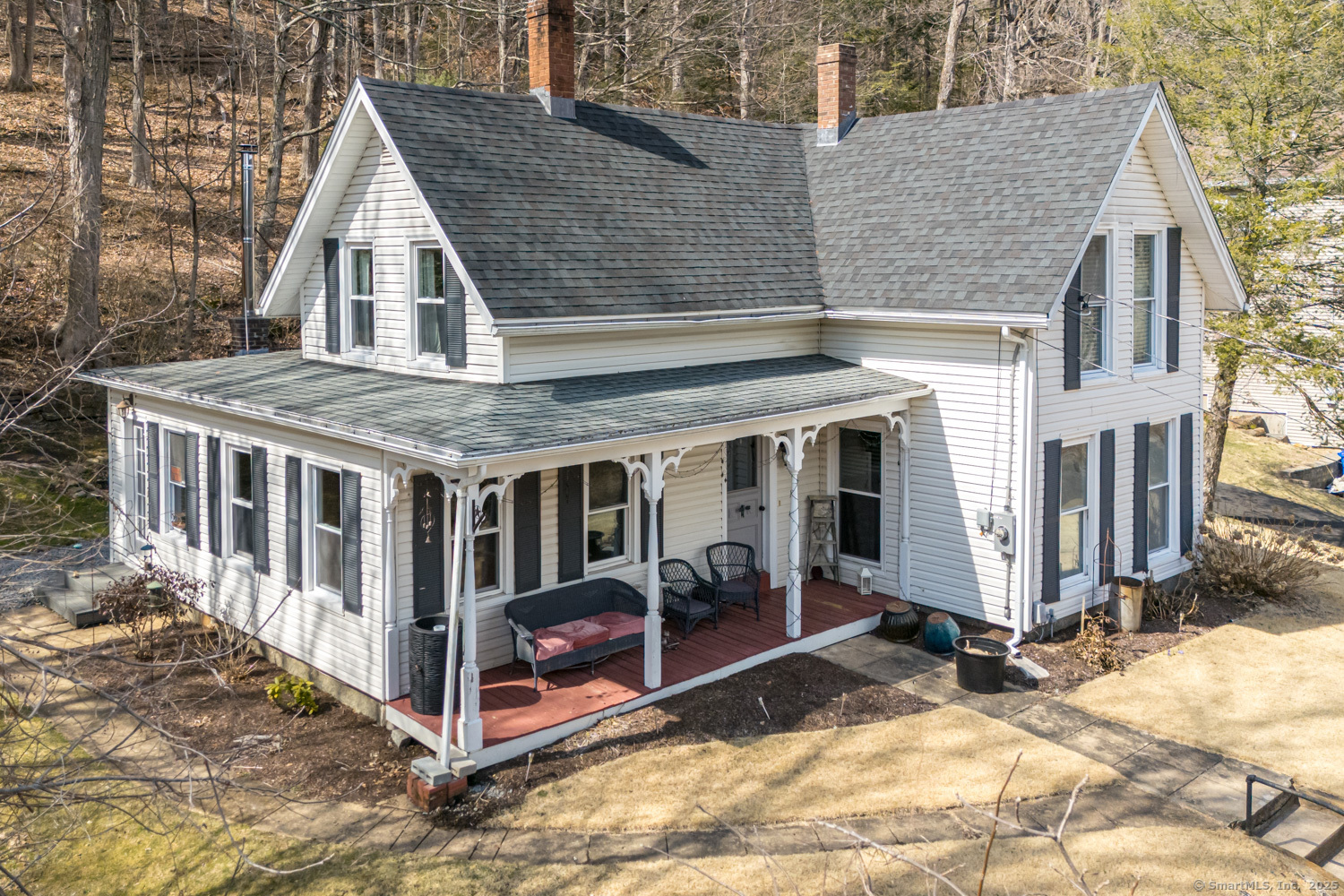 Colburn Road, Stafford, Connecticut - 3 Bedrooms  
2 Bathrooms  
7 Rooms - 