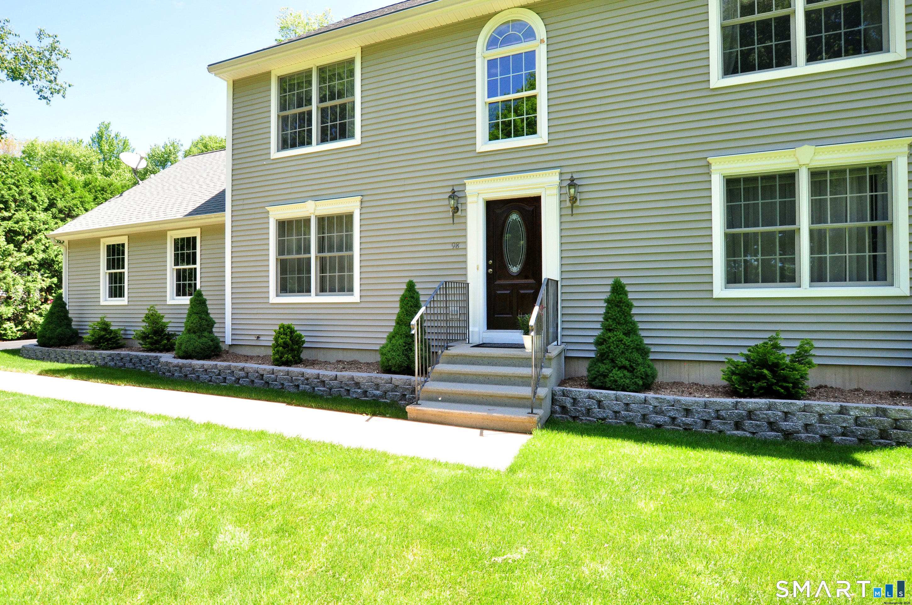 98 Cedar Swamp Road