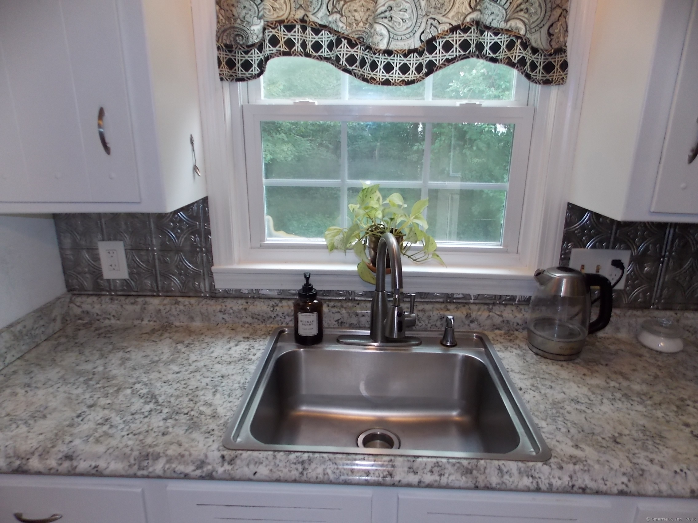 10 Crestview Circle