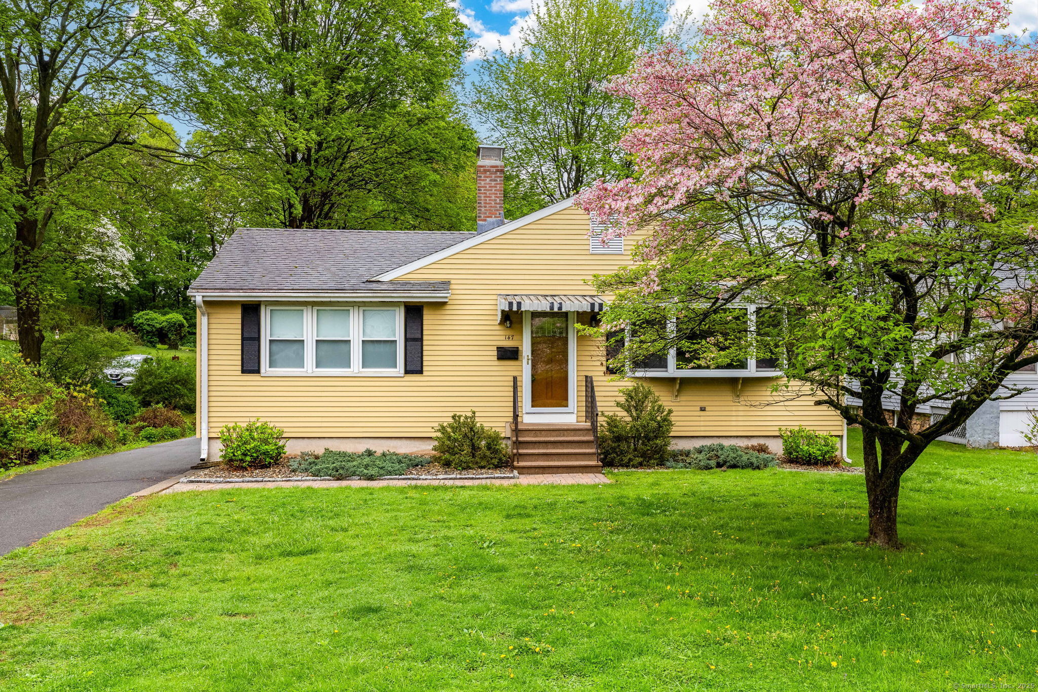 147 E Robbins Avenue, Newington, Connecticut image 4