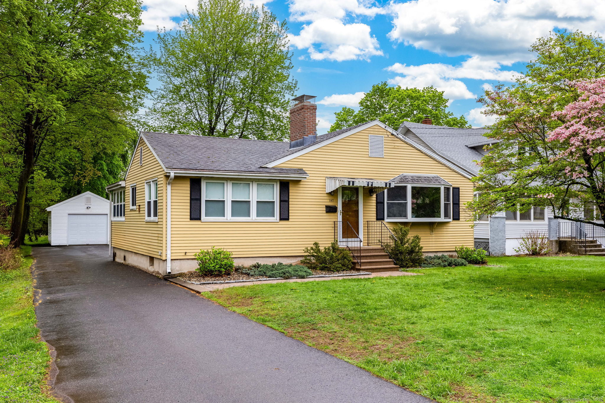 147 E Robbins Avenue, Newington, Connecticut image 2