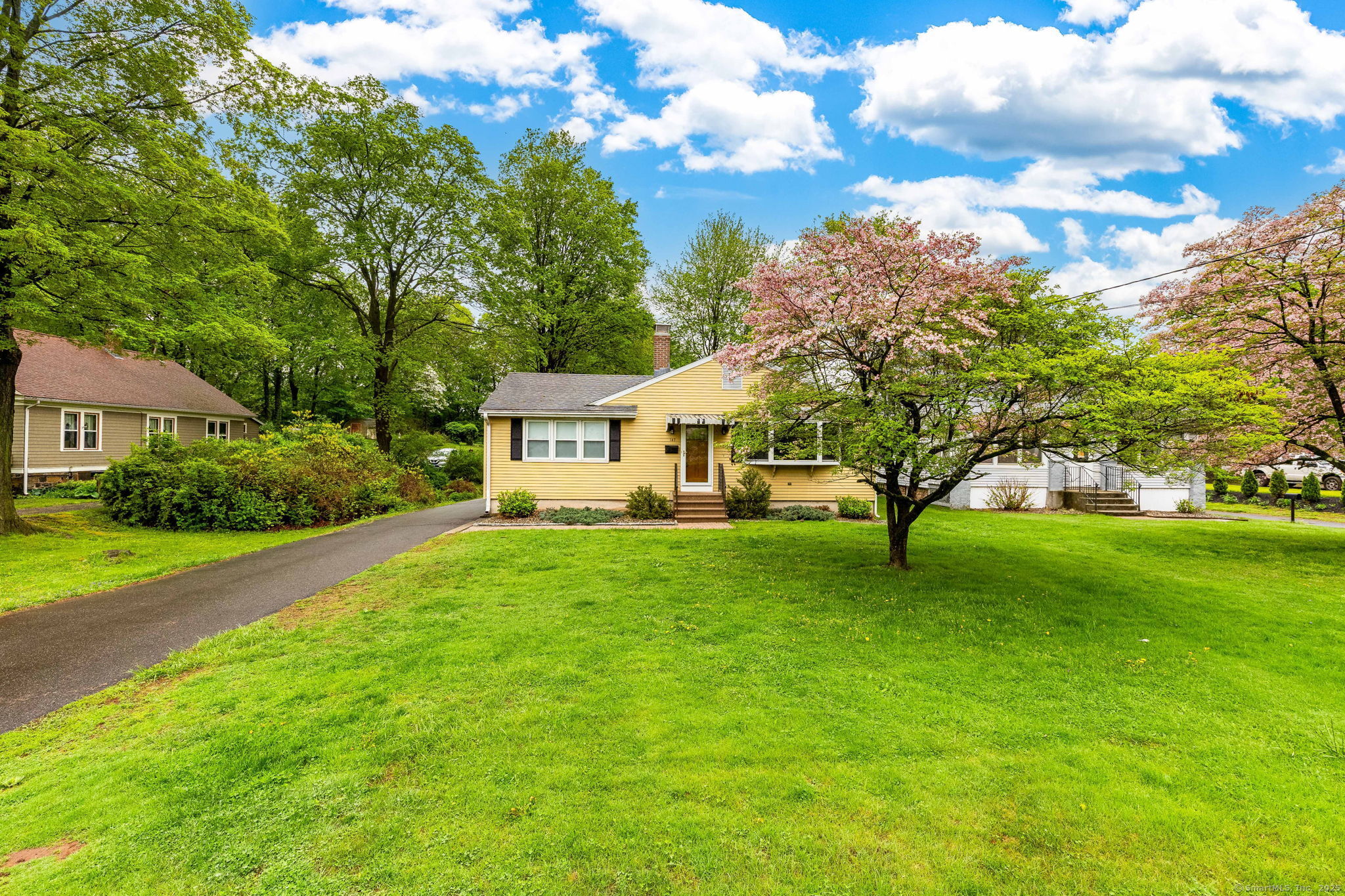 147 E Robbins Avenue, Newington, Connecticut image 3