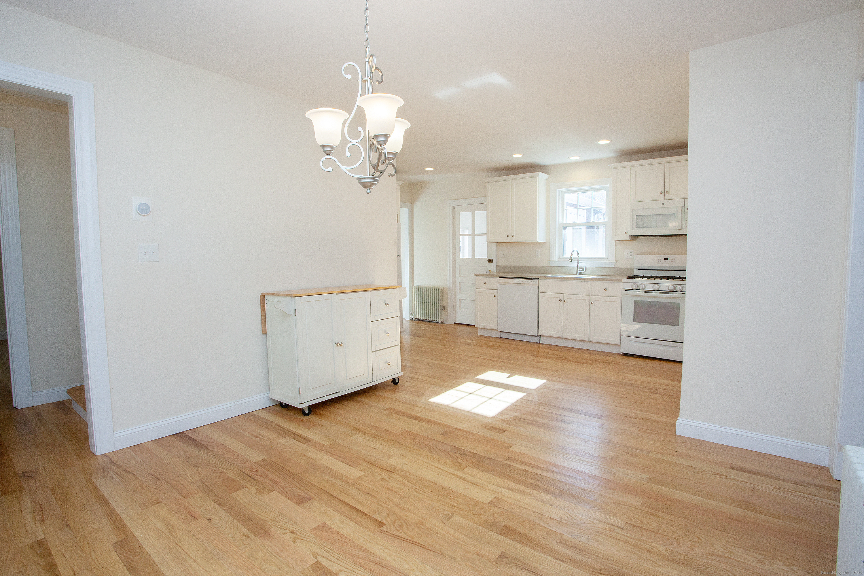 Hartland, Connecticut 06027, United States, 3 Bedrooms Bedrooms, ,2 BathroomsBathrooms,Residential,Active,254749