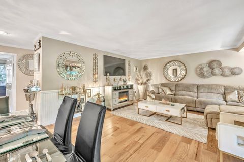 Tiny photo for 176 Heritage Village #B, Southbury, CT 06488 (MLS # 24133427)