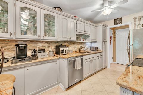 Tiny photo for 176 Heritage Village #B, Southbury, CT 06488 (MLS # 24133427)