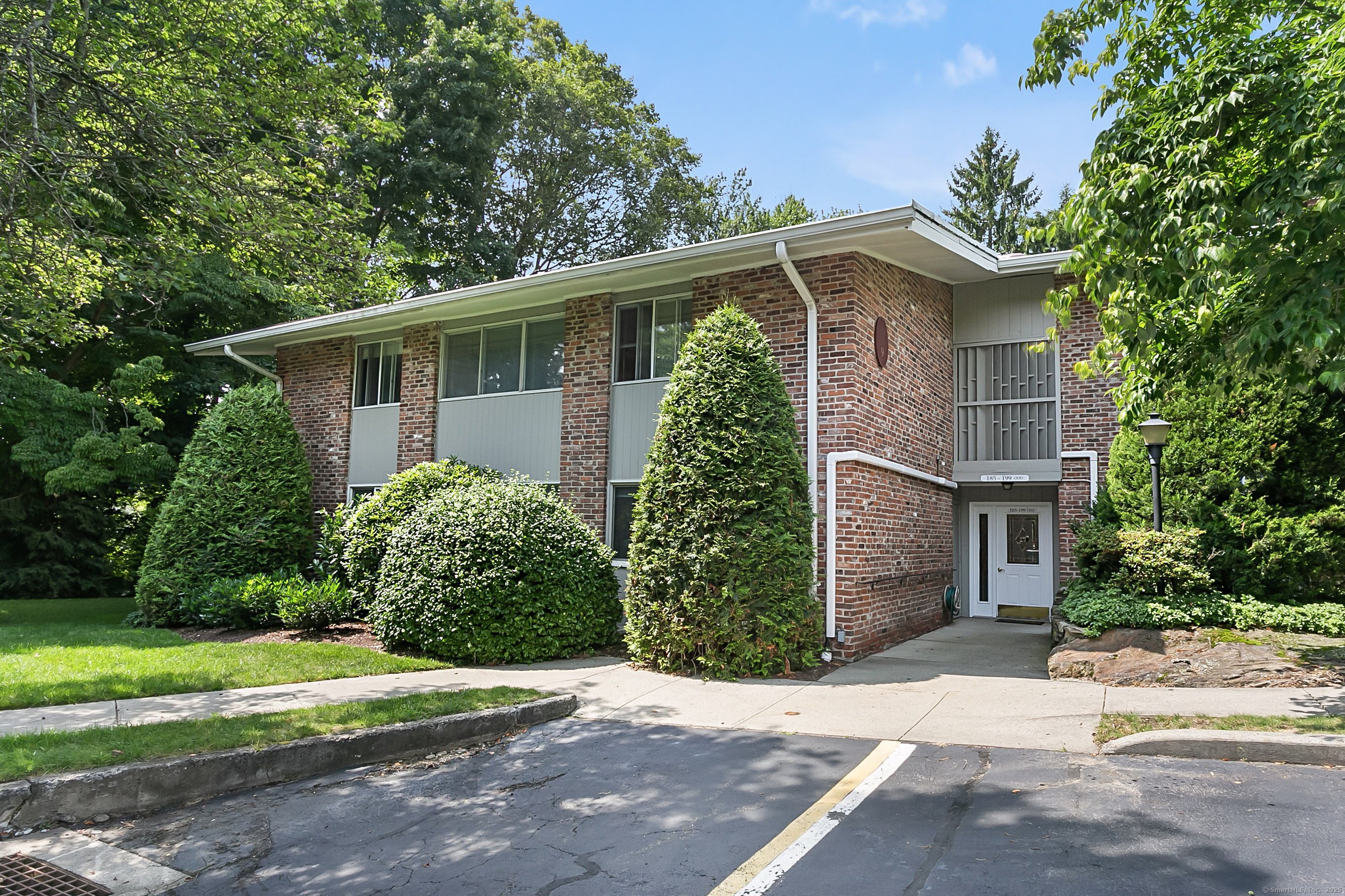 Property for Sale at Southport Woods Drive 207, Fairfield, Connecticut - Bedrooms: 3 
Bathrooms: 2 
Rooms: 5  - $660,000