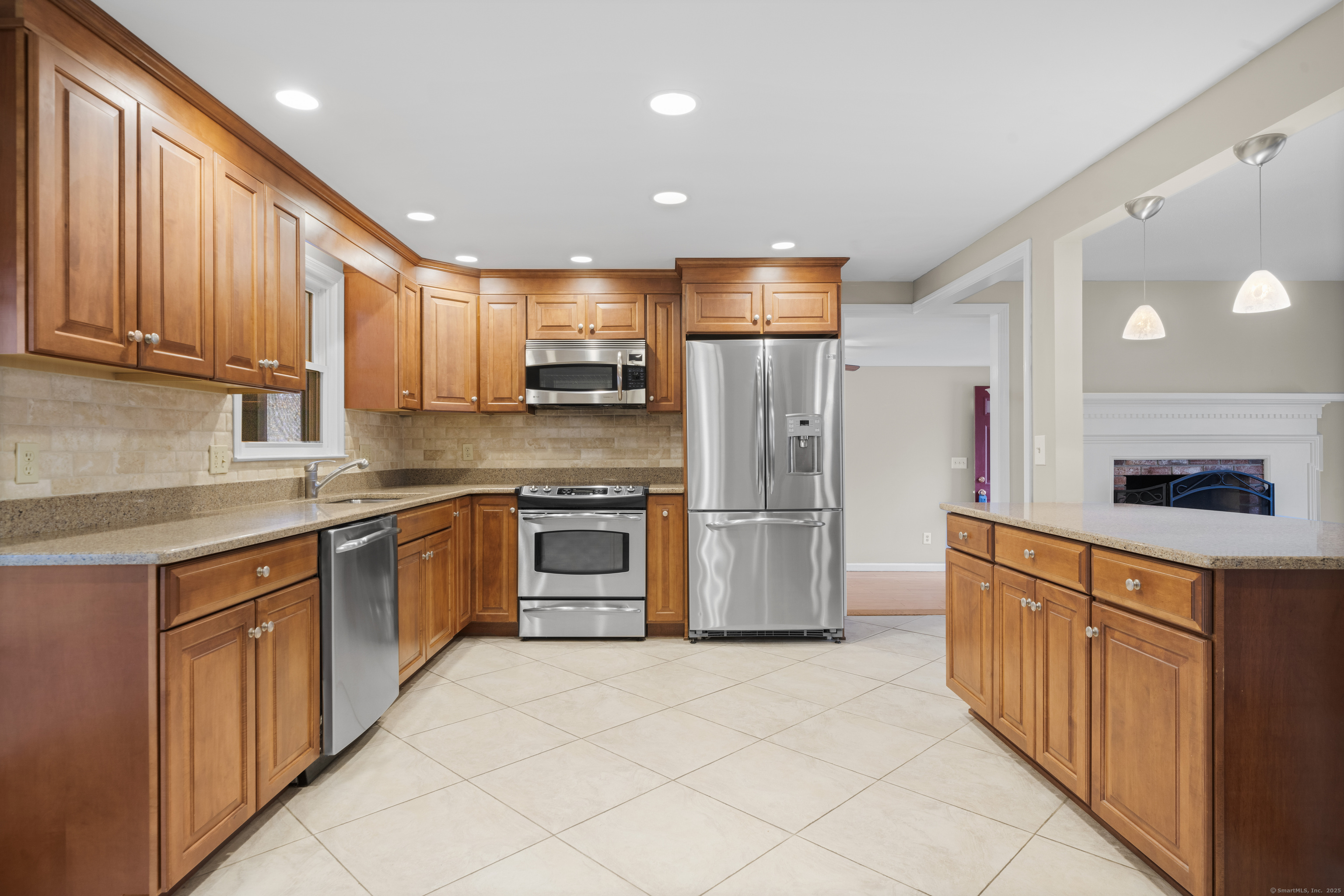 30 Rockland Drive, Enfield, Connecticut image 6