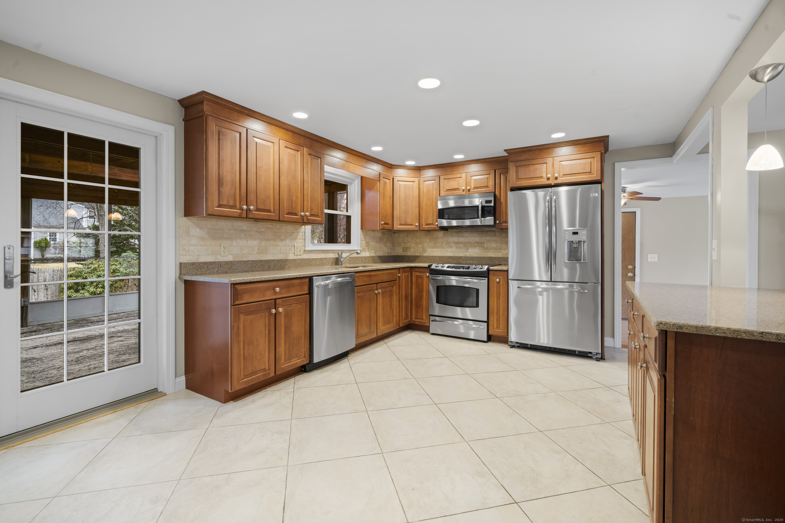 30 Rockland Drive, Enfield, Connecticut image 5