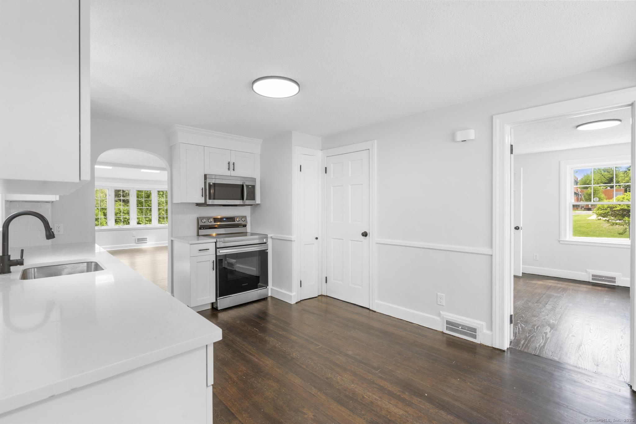 727 Pine Street, Bristol, Connecticut image 12