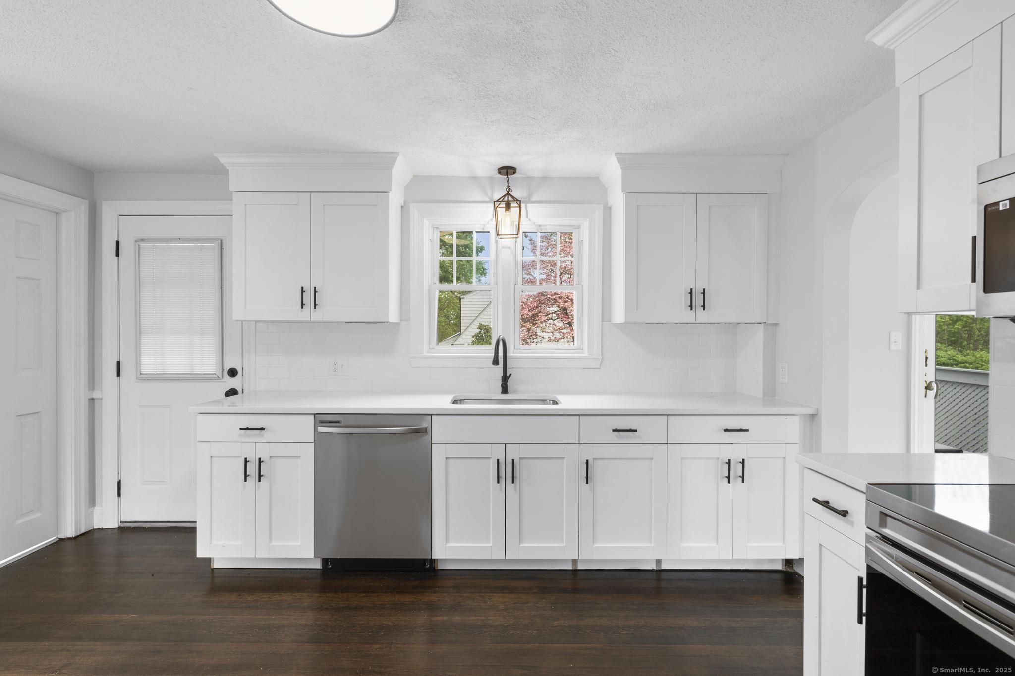 727 Pine Street, Bristol, Connecticut image 8