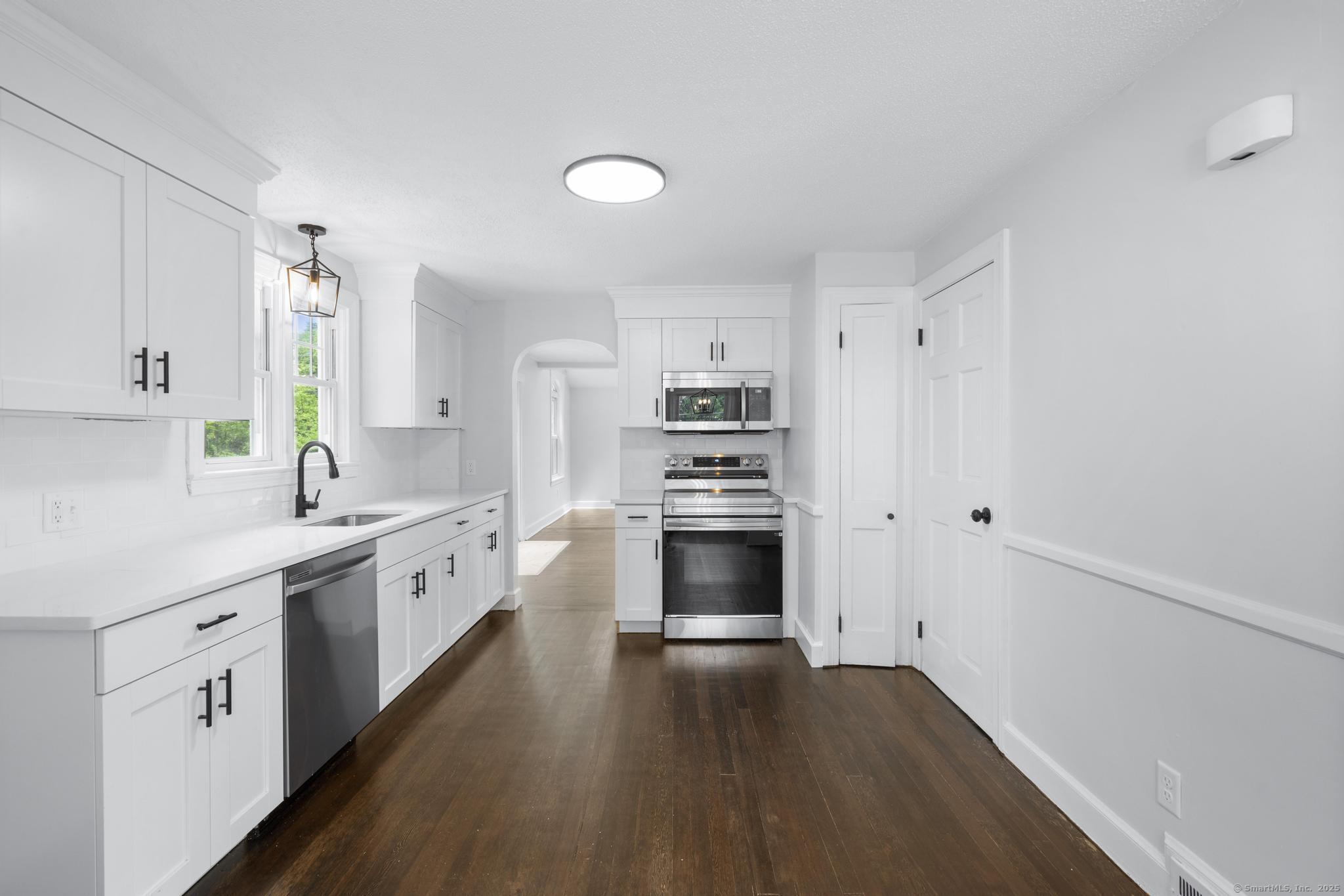 727 Pine Street, Bristol, Connecticut image 9