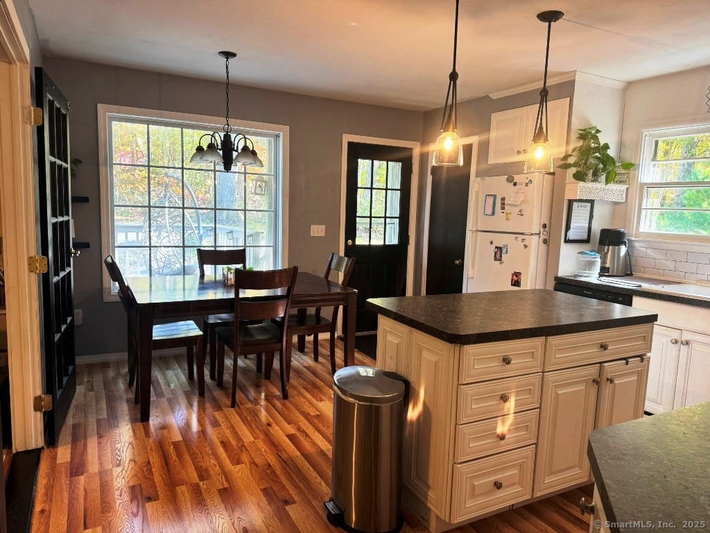 1166 Spindle Hill Road