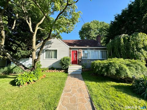 Photo of 415 Savoy Street, Bridgeport, CT 06606 (MLS # 24172611)