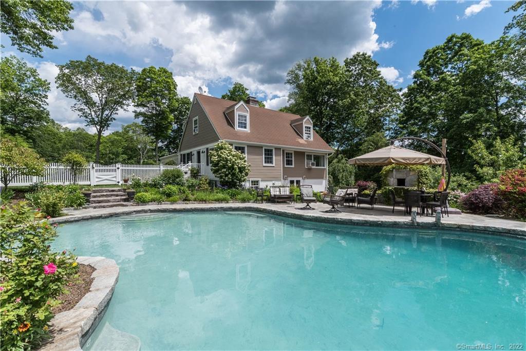 Photo 1 of 270 Smith Ridge Road, New Canaan, Connecticut, $790,000, Web #: 170010036