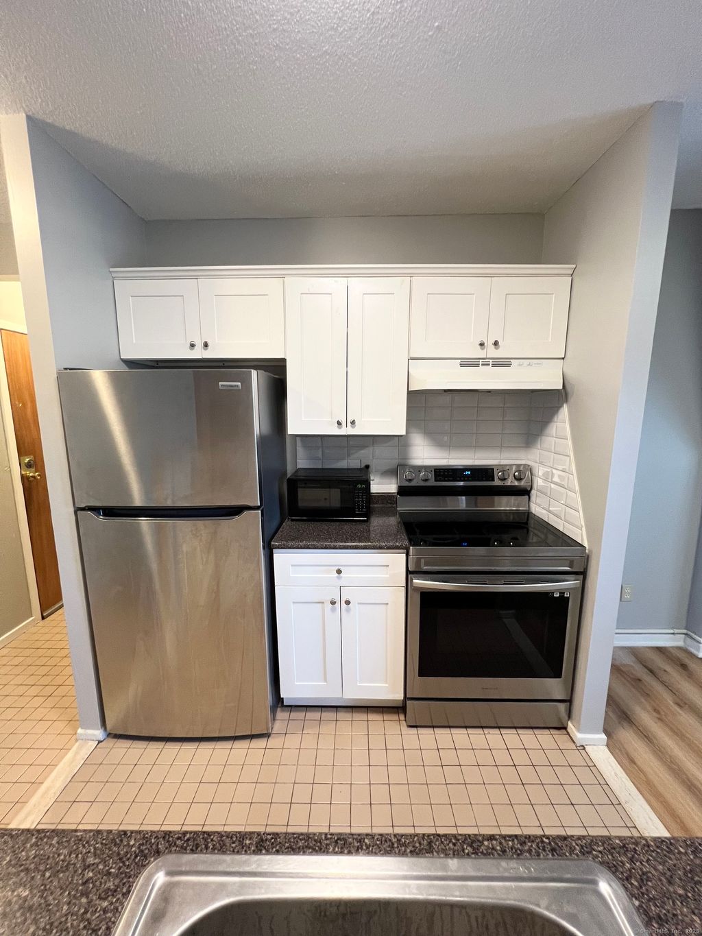 Photo of 16 Townley Street #E3, Hartford, CT 06154 (MLS # 24132546)