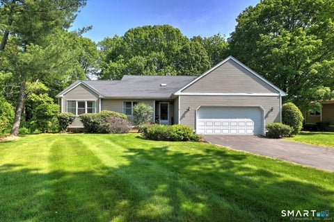 Condo For Sale - 9 Canterbury Road #9<br/> Hamden, CT 06514