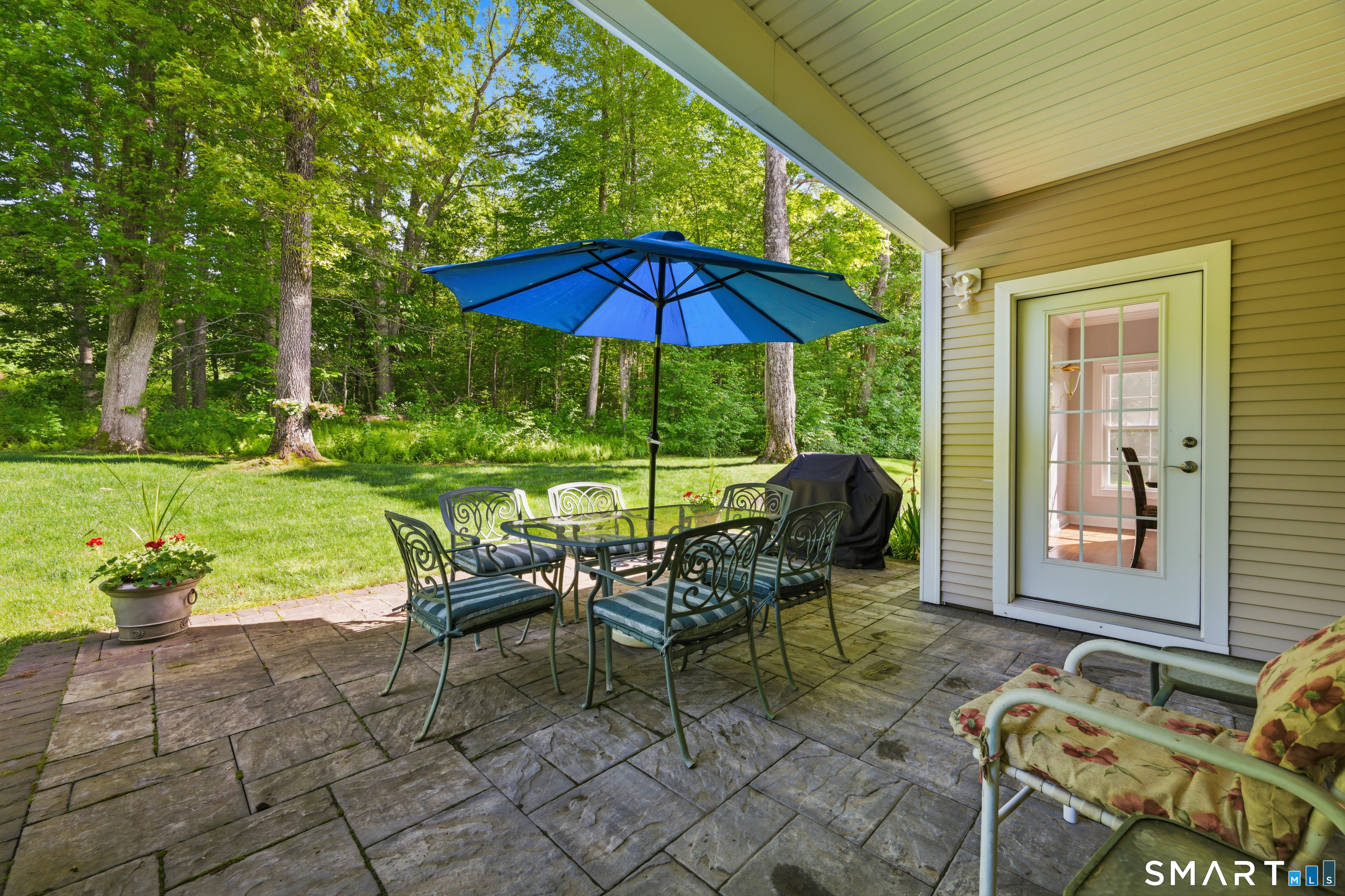 14 Essex Glen Drive 9