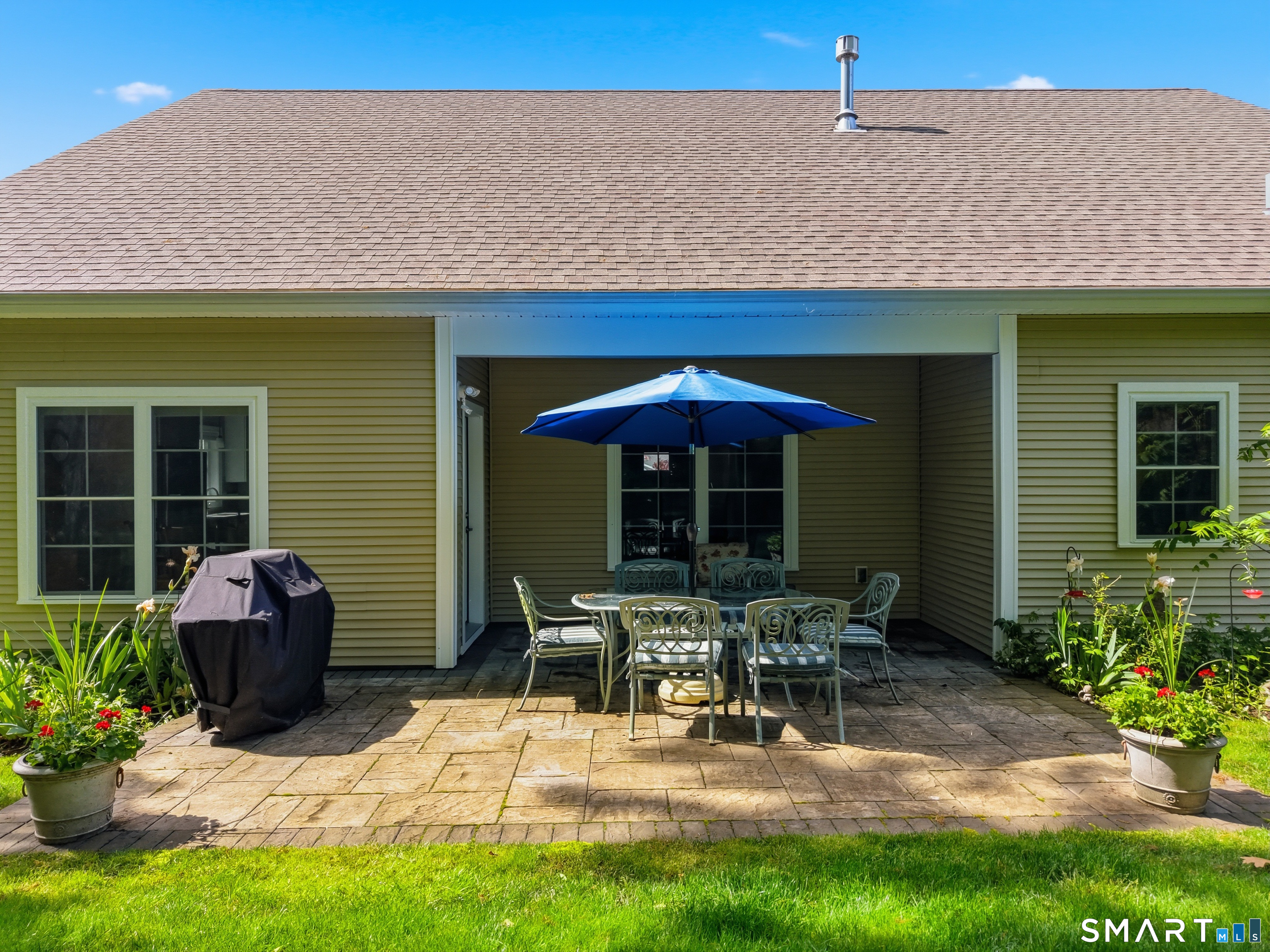 14 Essex Glen Drive 9