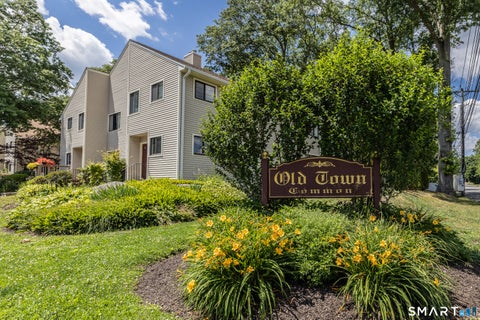Condo For Sale - 10 Lance Circle #10<br/> Bridgeport, CT 06606