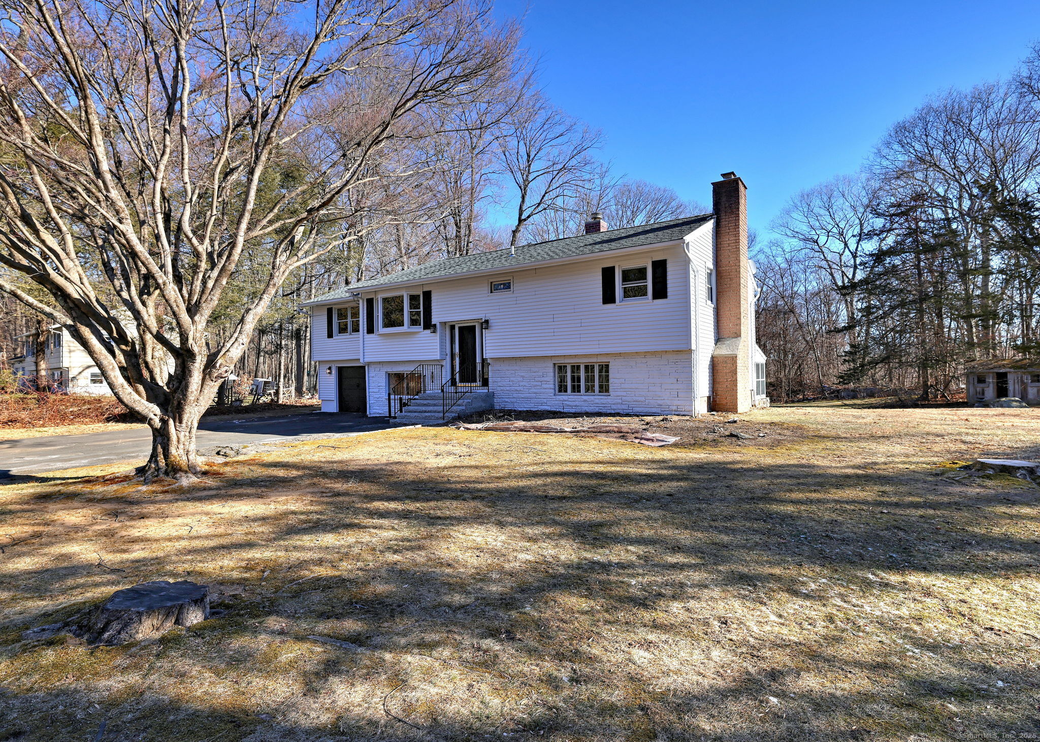 155 Pastors Walk, Monroe, Connecticut - 3 Bedrooms  
2 Bathrooms  
9 Rooms - 