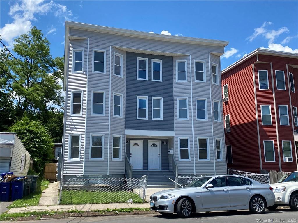 Maplewood Avenue 2, Bridgeport, Connecticut - 2 Bedrooms  
1 Bathrooms  
4 Rooms - 