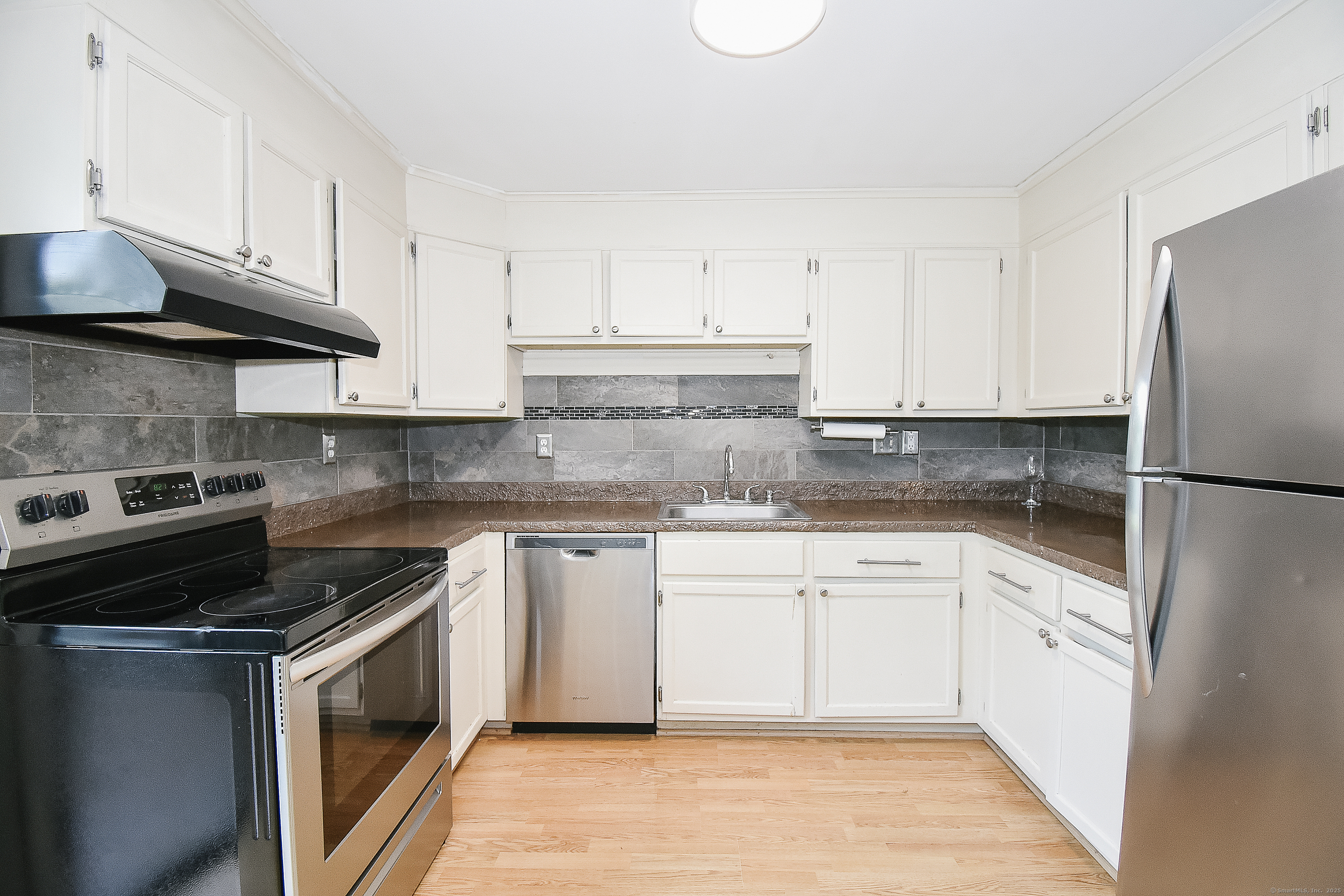 250 Woodford Avenue #APT 13, Plainville, Connecticut image 4