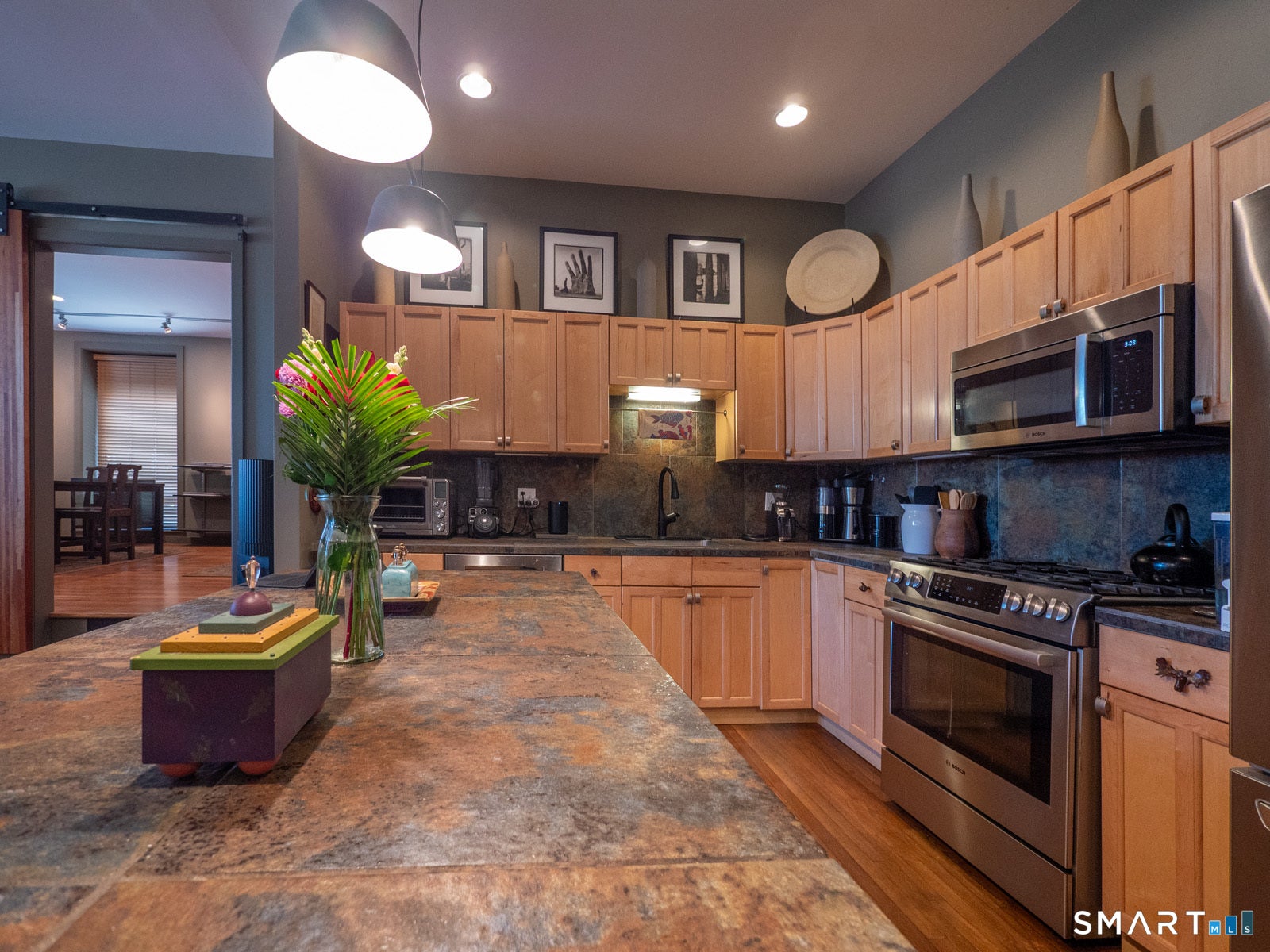 325 Lafayette Street 9105