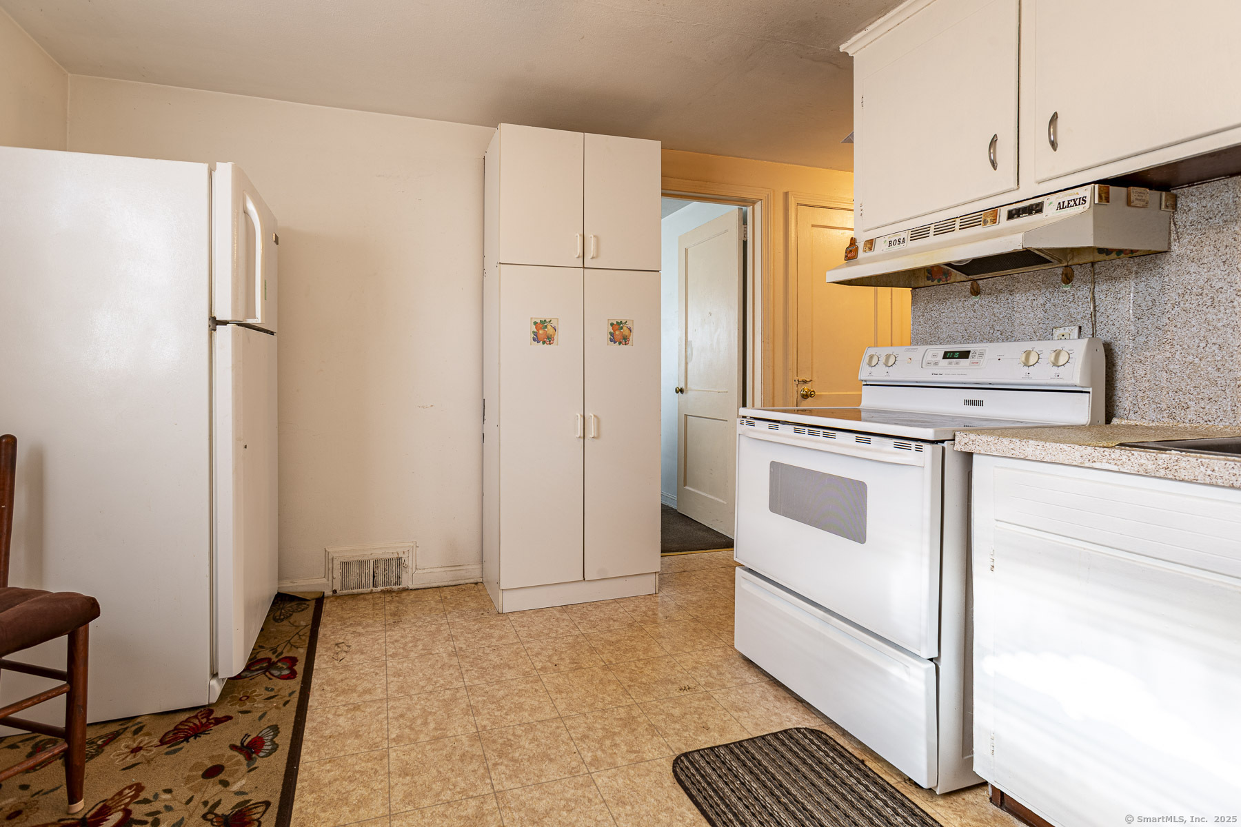 2 Laurel Street, East Hartford, Connecticut image 6