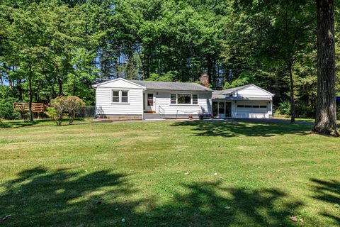 Single Family Residence in Hamden CT 1116 Paradise Avenue.jpg