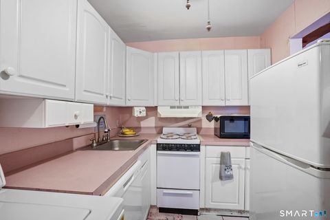 Tiny photo for 701 Beacon Valley Road #APT 25, Naugatuck, CT 06770 (MLS # 24144262)