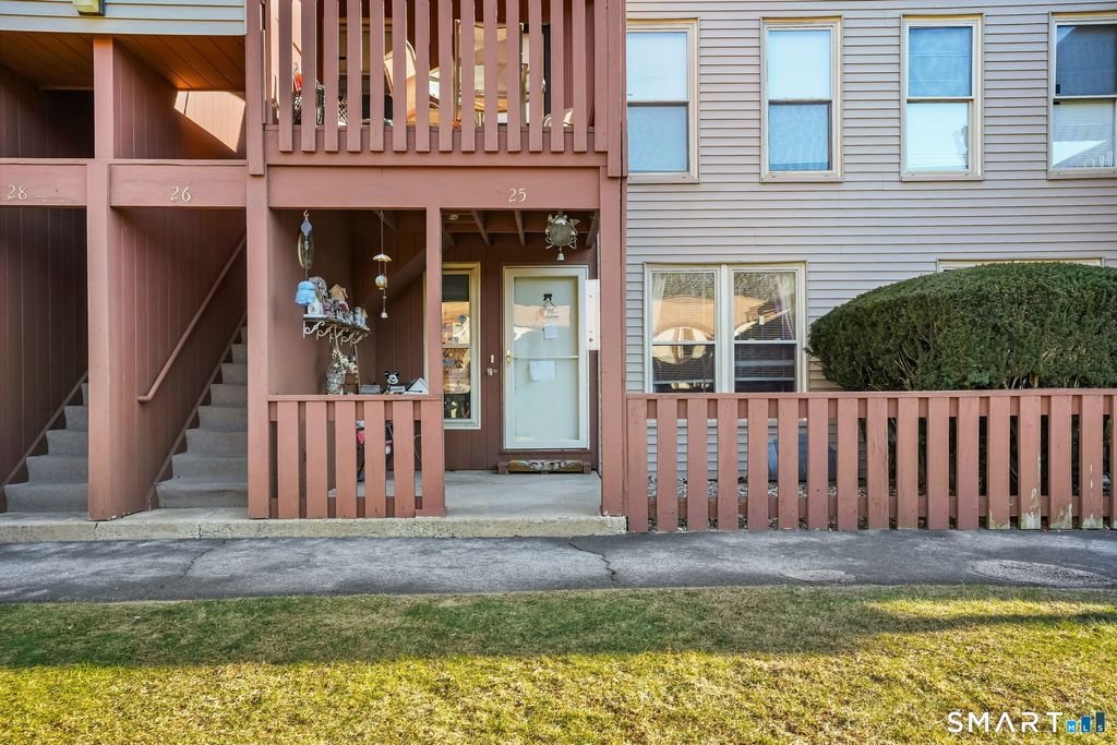 Photo of 701 Beacon Valley Road #APT 25, Naugatuck, CT 06770 (MLS # 24144262)